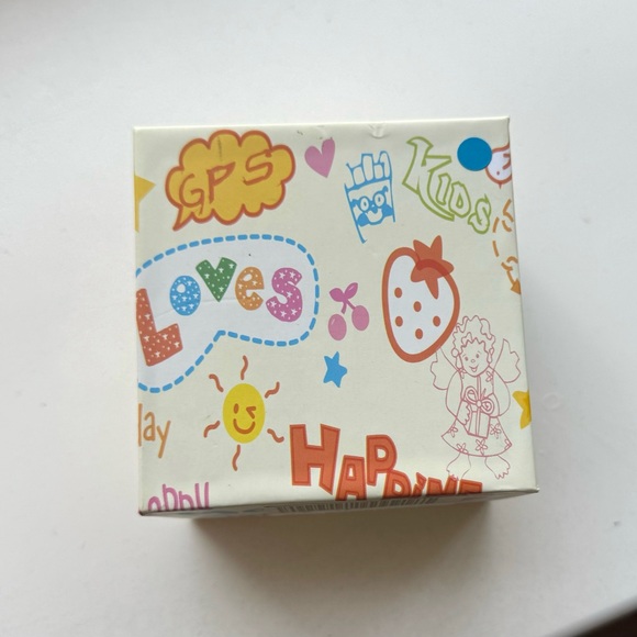 NWT Kids GPS tracker. Blue colour. Smart watch tracker, waterproof, SOS calls. - Picture 4 of 10